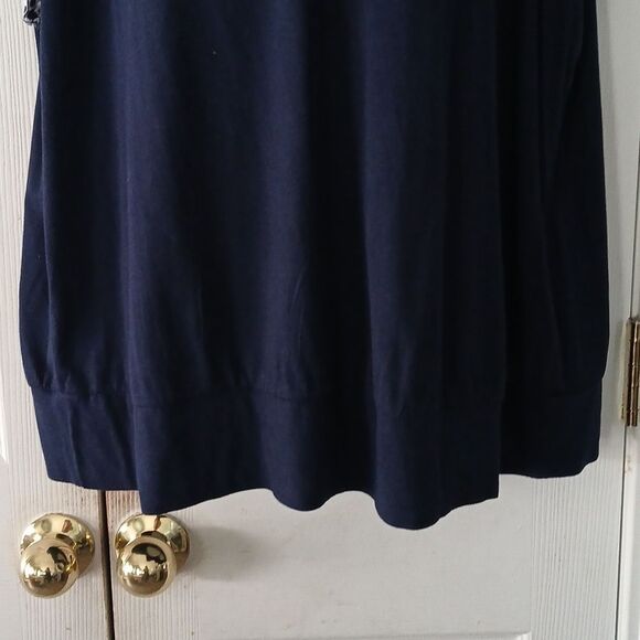 Crown & Ivy navy blue and white embroidered sleeve casual blouse Sz 2X NWT - Picture 2 of 7